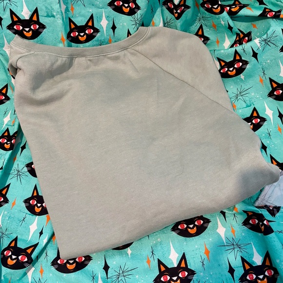 Crew neck sweatshirt with bulldog design NWT - Picture 3 of 8